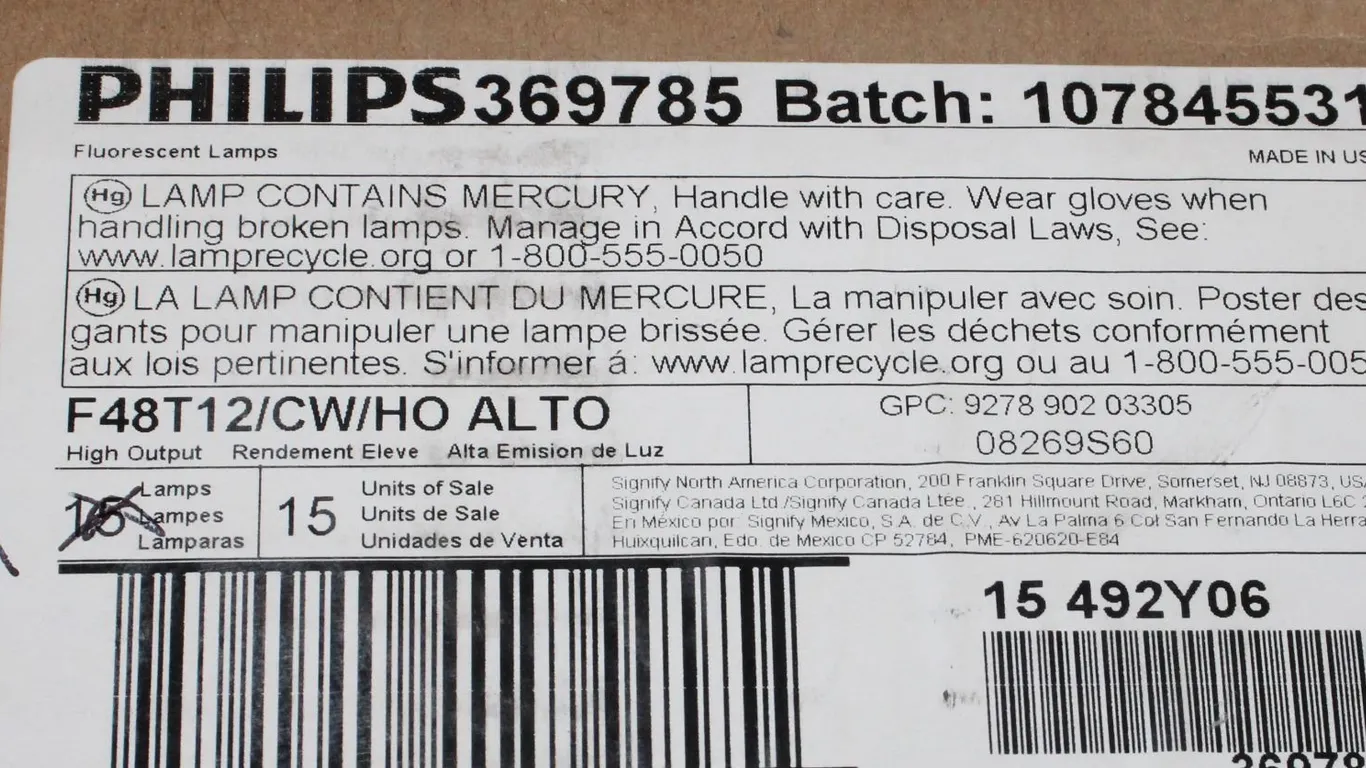 CASE OF 11 LIGHTBULBS F48T12