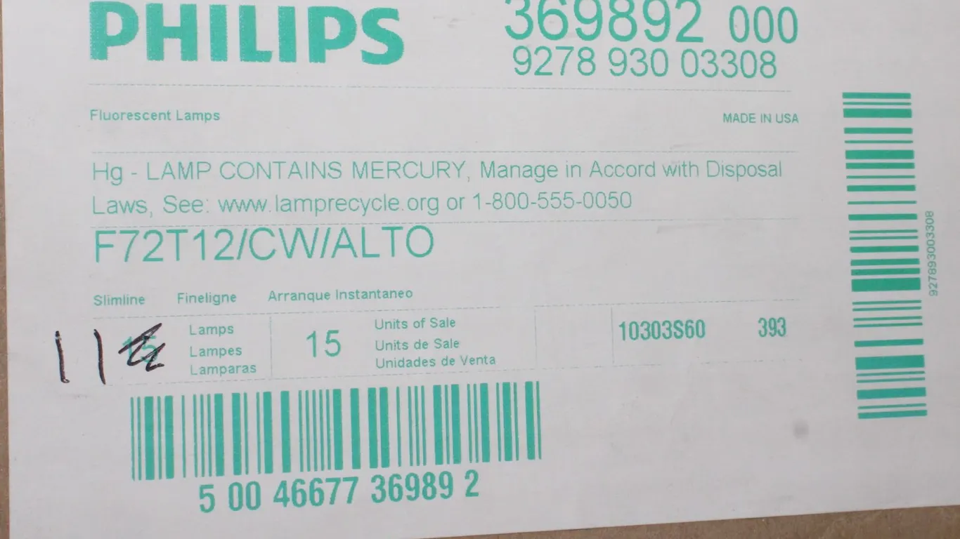 CASE OF 11 PHILLIPS LIGHT BULBS F72T12