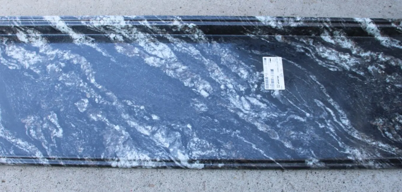 KITCHEN COUNTER TOP PIECE APPROX 72" LONG