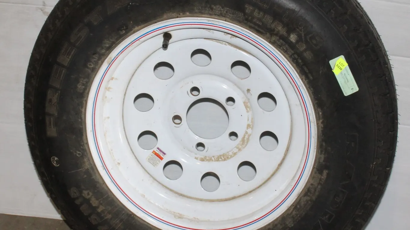 TRAILER TIRE 205-75R15