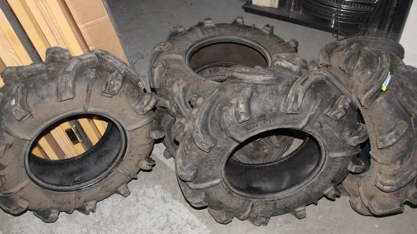 SET OF 5 MATCHING ATV TIRES AT30X9-14