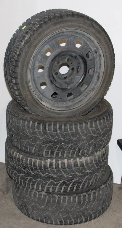 SET OF G3-ICE WINTER TIRES ON RIMS. 225/45R17 91T