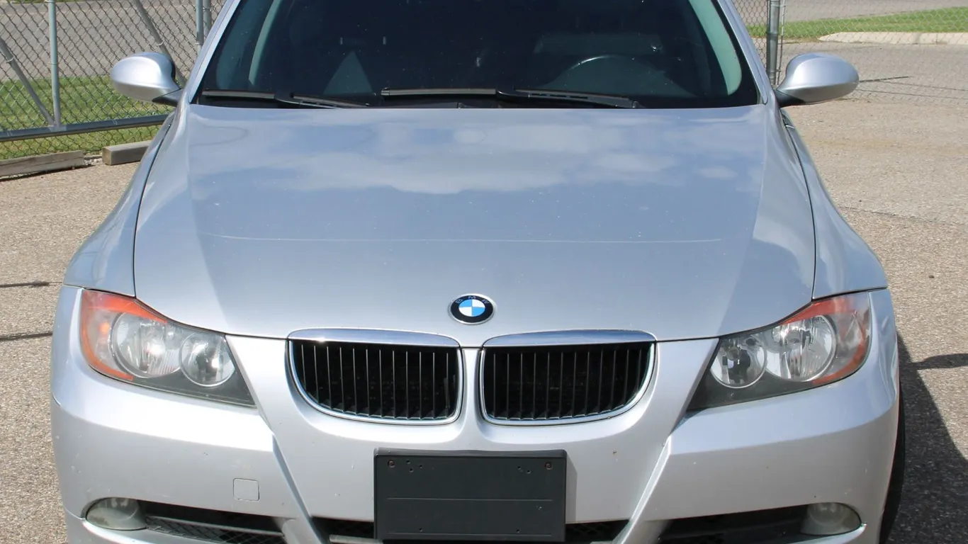 2006 BMW 325I