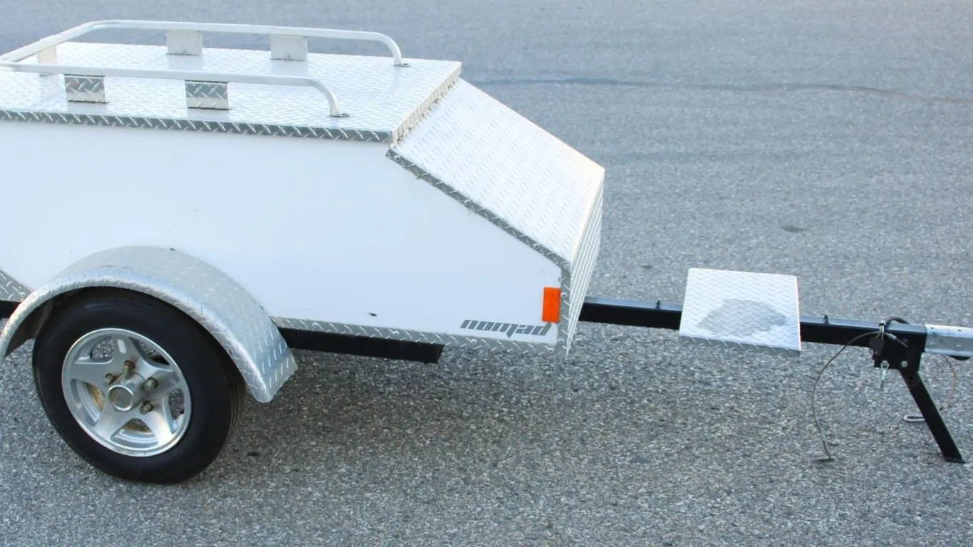 GRAND LAKE FABRICATION NOMAD TRAILER