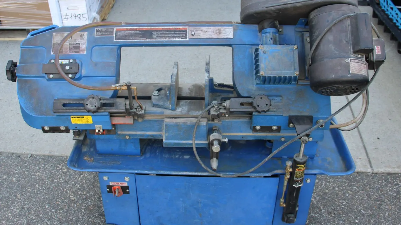 7" X 12" HYDRAULIC METAL CUTTING BAND SAW