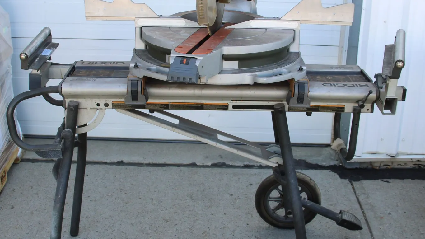 RIGID 12" MITRE SAW ON RIGID MITRE SAW STAND