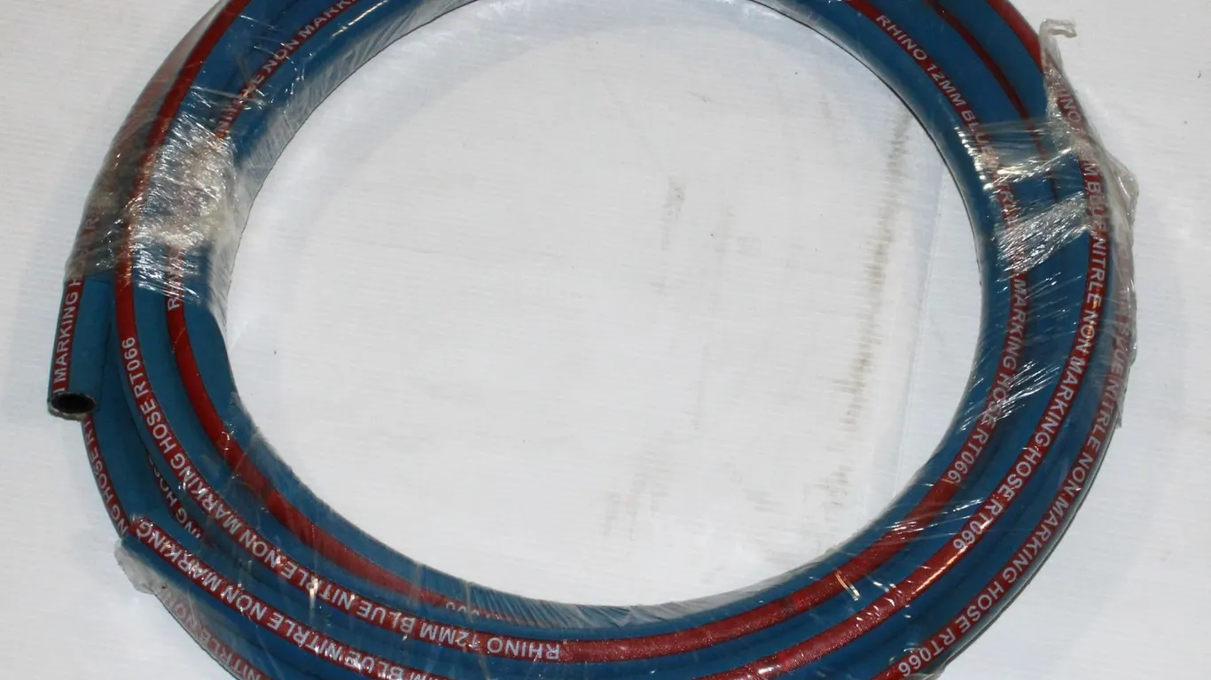 RHINO 12MM BLUE NITRILE NON MARKING HOSE RT066