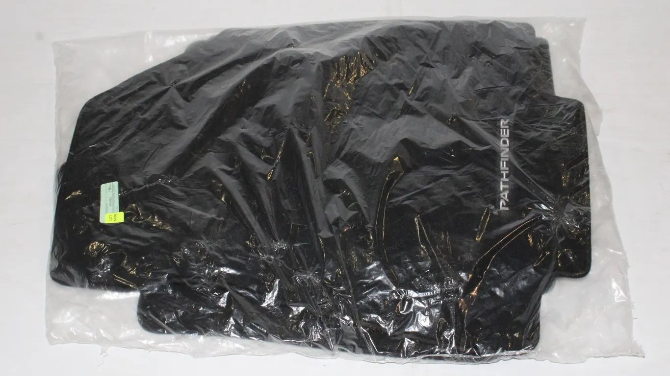 2024 NISSAN PATHFINDER FLOOR MATS (NEW)