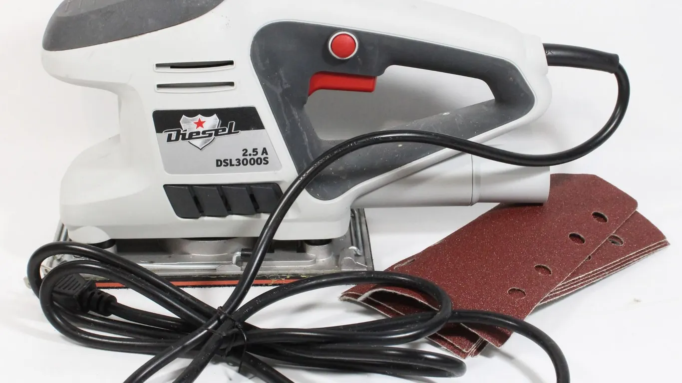DIESEL DSL3000S SANDER WITH SANDPAPER