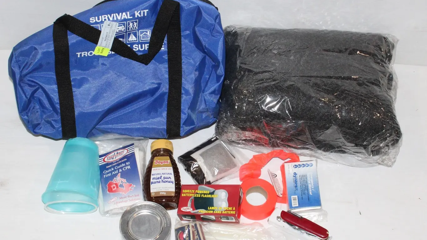 NAPA SURVIVAL KIT INCLUDING ARMY KNIFE, FLASHLIGHT