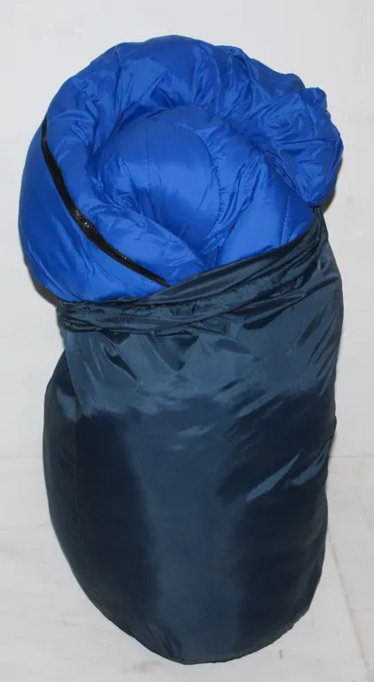 SLEEPING BAG WITH STORAGE BAG