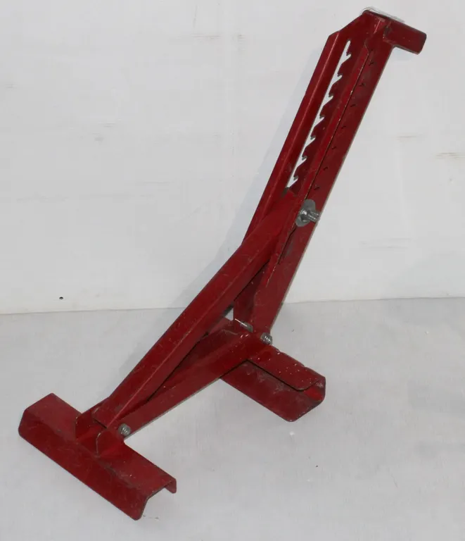 LADDER JACK (WEIGHT CAPACITY WORN OFF)