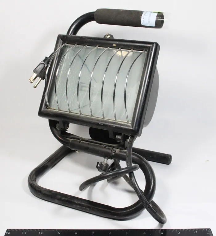OUTDOOR USE WORK LIGHT