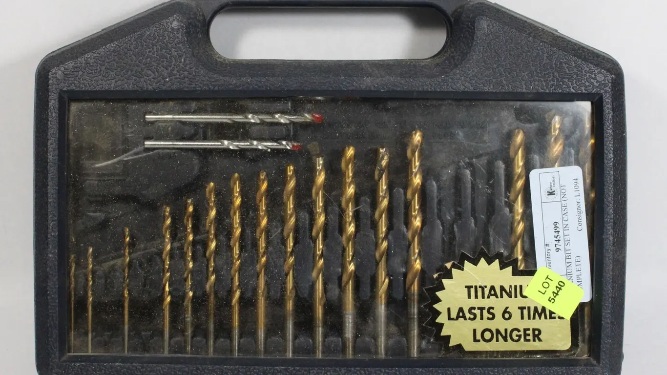 TITANIUM BIT SET IN CASE (NOT COMPLETE)