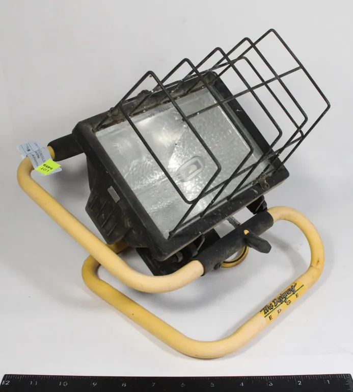 CONSTRUCTION LIGHT