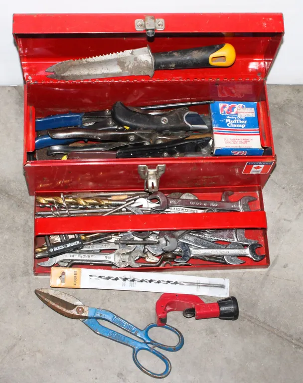 TOOLBOX WITH CONTENTS