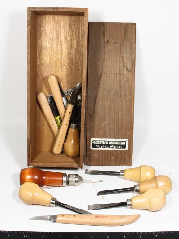 WOODEN BOX OF WOOD CARVING TOOLS