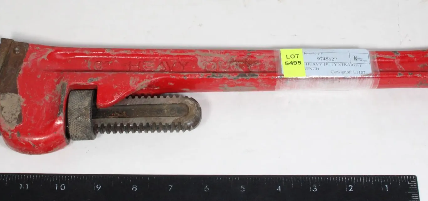RED 18" HEAVY DUTY STRAIGHT PIPE WRENCH