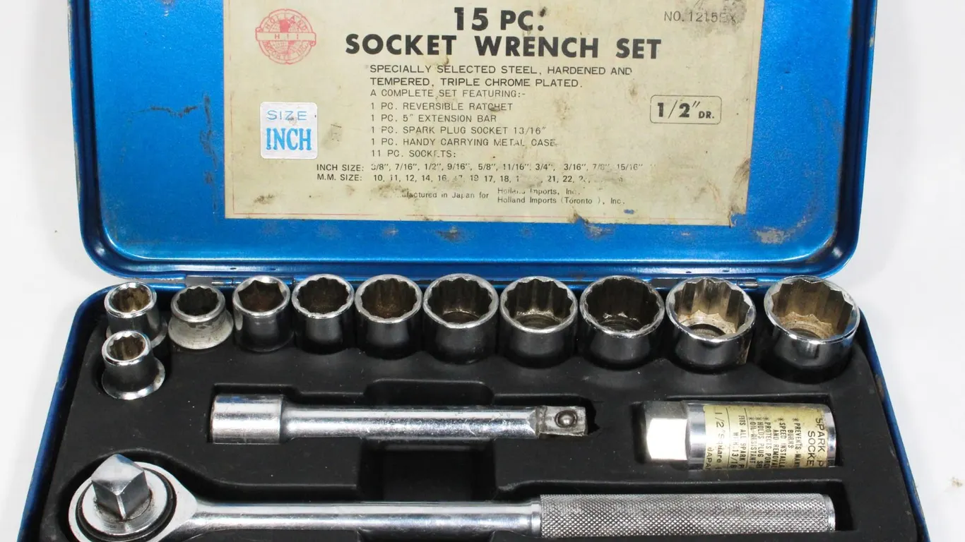 VINTAGE 15 PC. SOCKET WRENCH SET