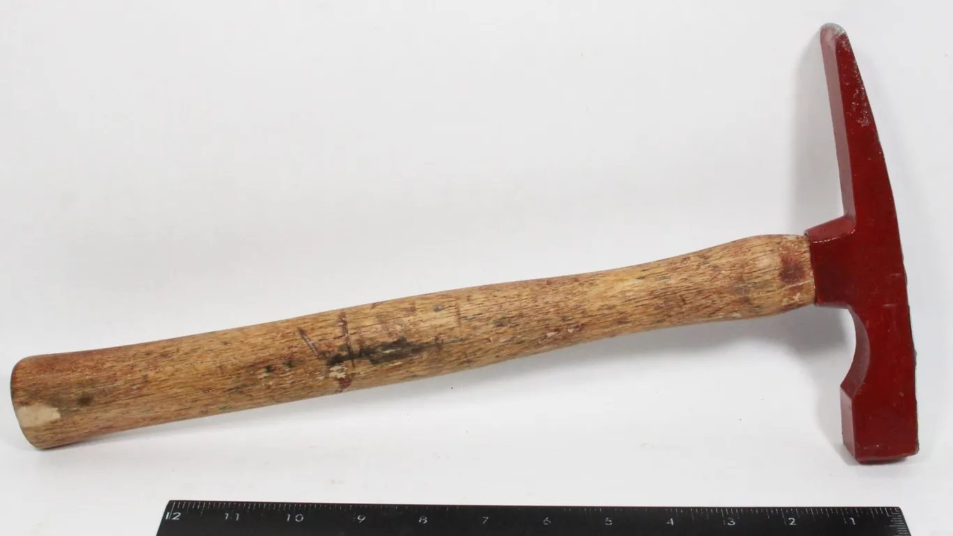 BRICKLAYER'S HAMMER