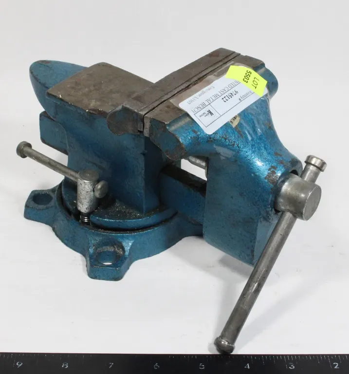 BLUE PAINTED CAST METAL BENCH VISE