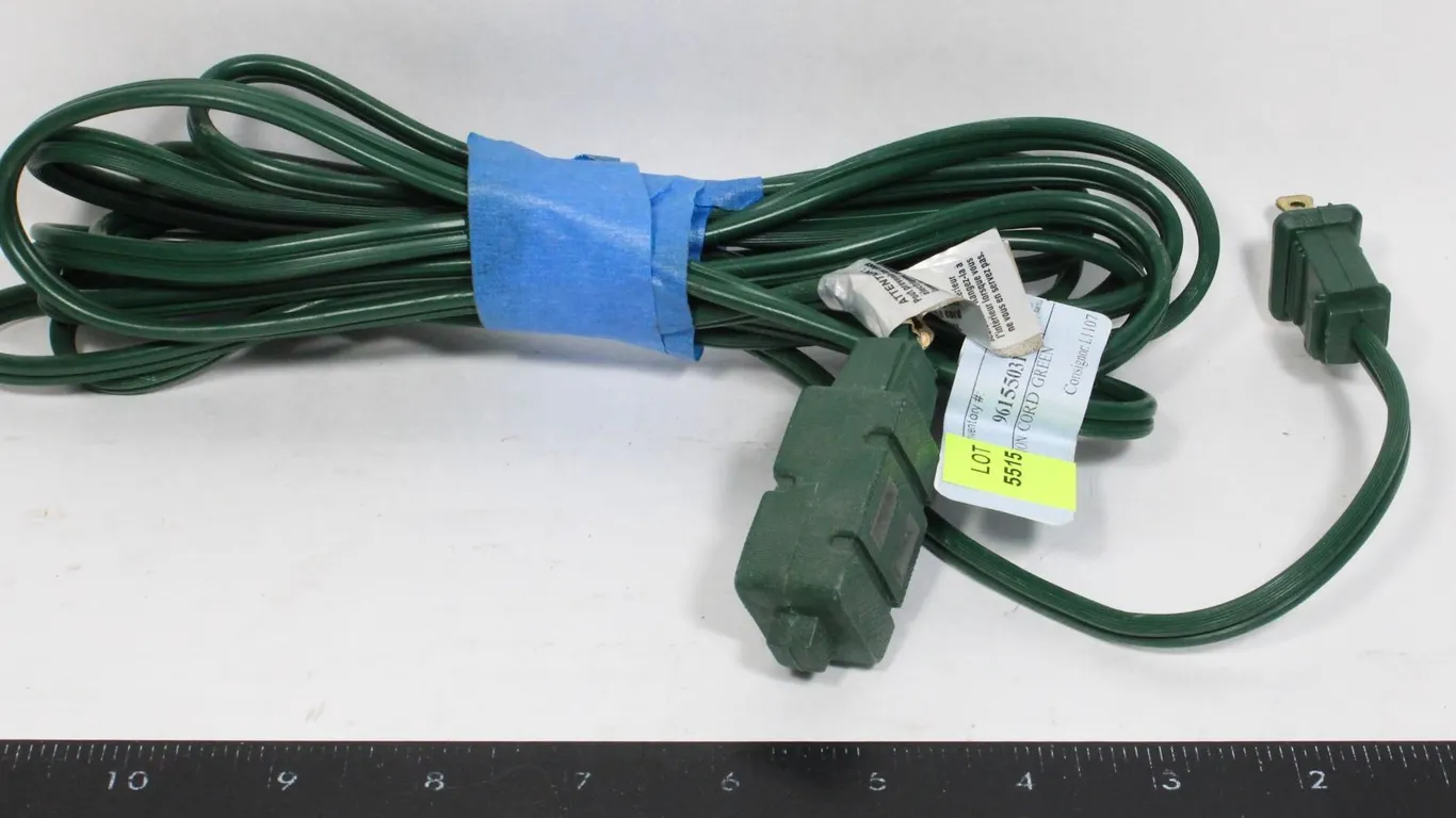 EXTENSION CORD GREEN