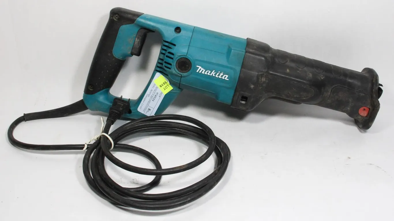 CORDED MAKITA RECIPROCATING SAW MODEL JR3050T