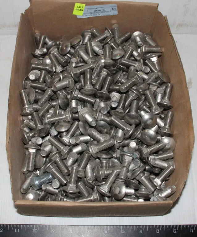 ROUND HEAD SQUARE NECK CARRIAGE BOLTS