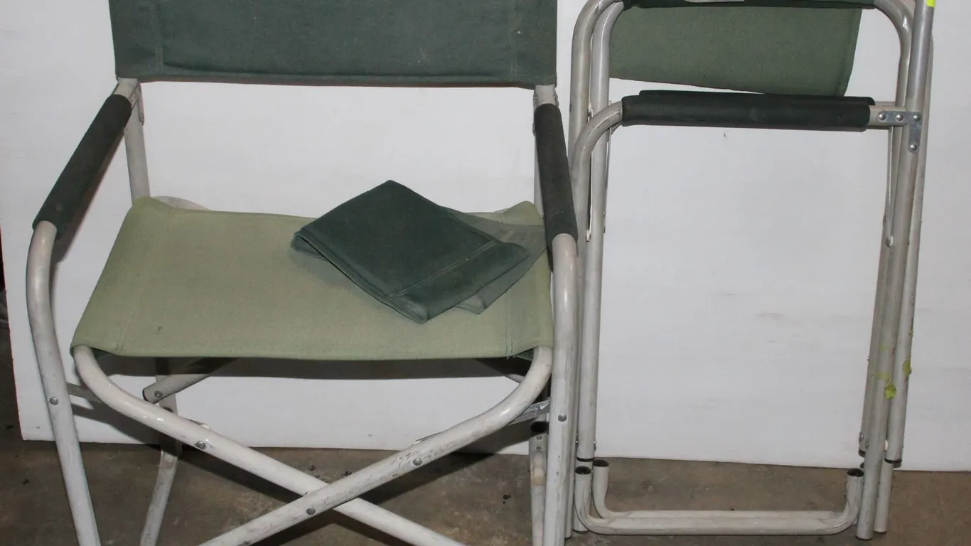 PAIR OF DIRECTOR STYLE LAWN CHAIRS