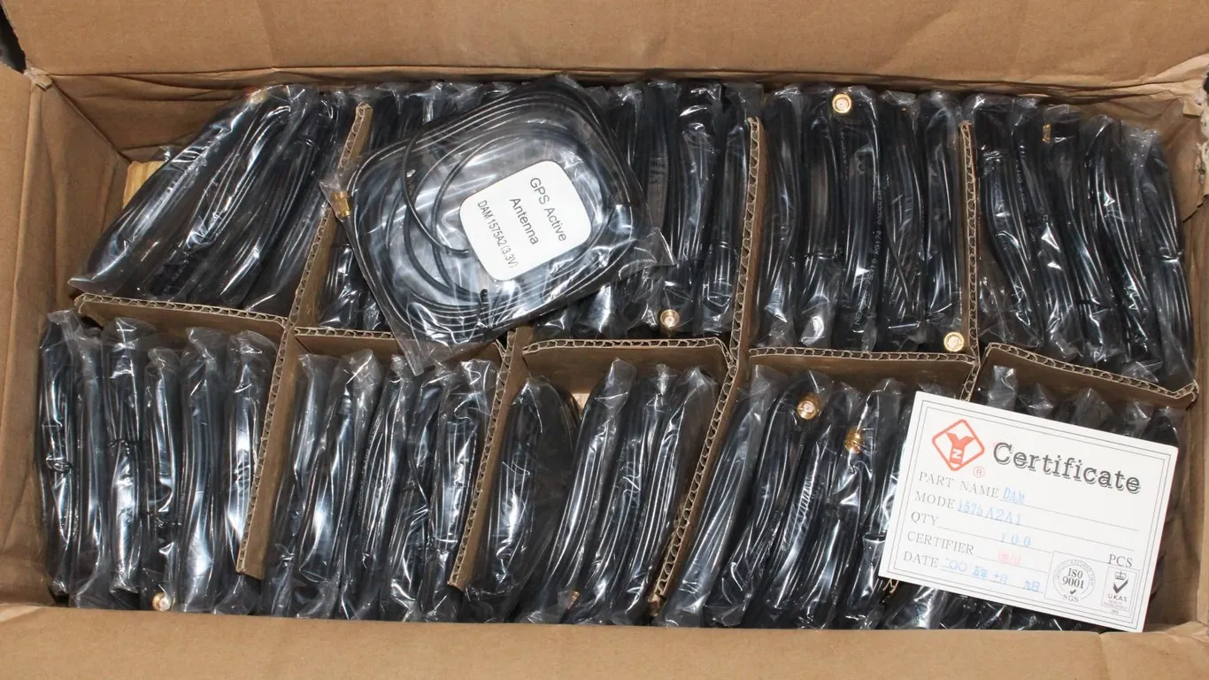 BOX OF 100PCS ZHENG YUAN GPS ACTIVE ANTENNAS