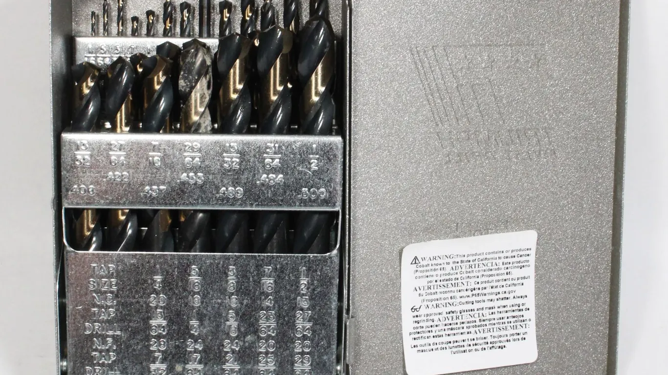 TRIUMPH DRILL BIT SET IN CASE