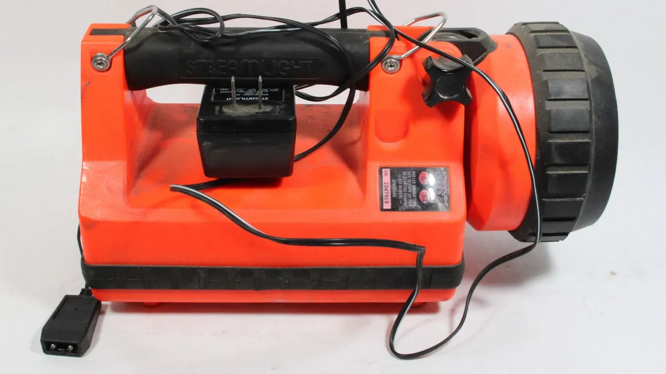 STREAMLIGHT LIGHT BOX