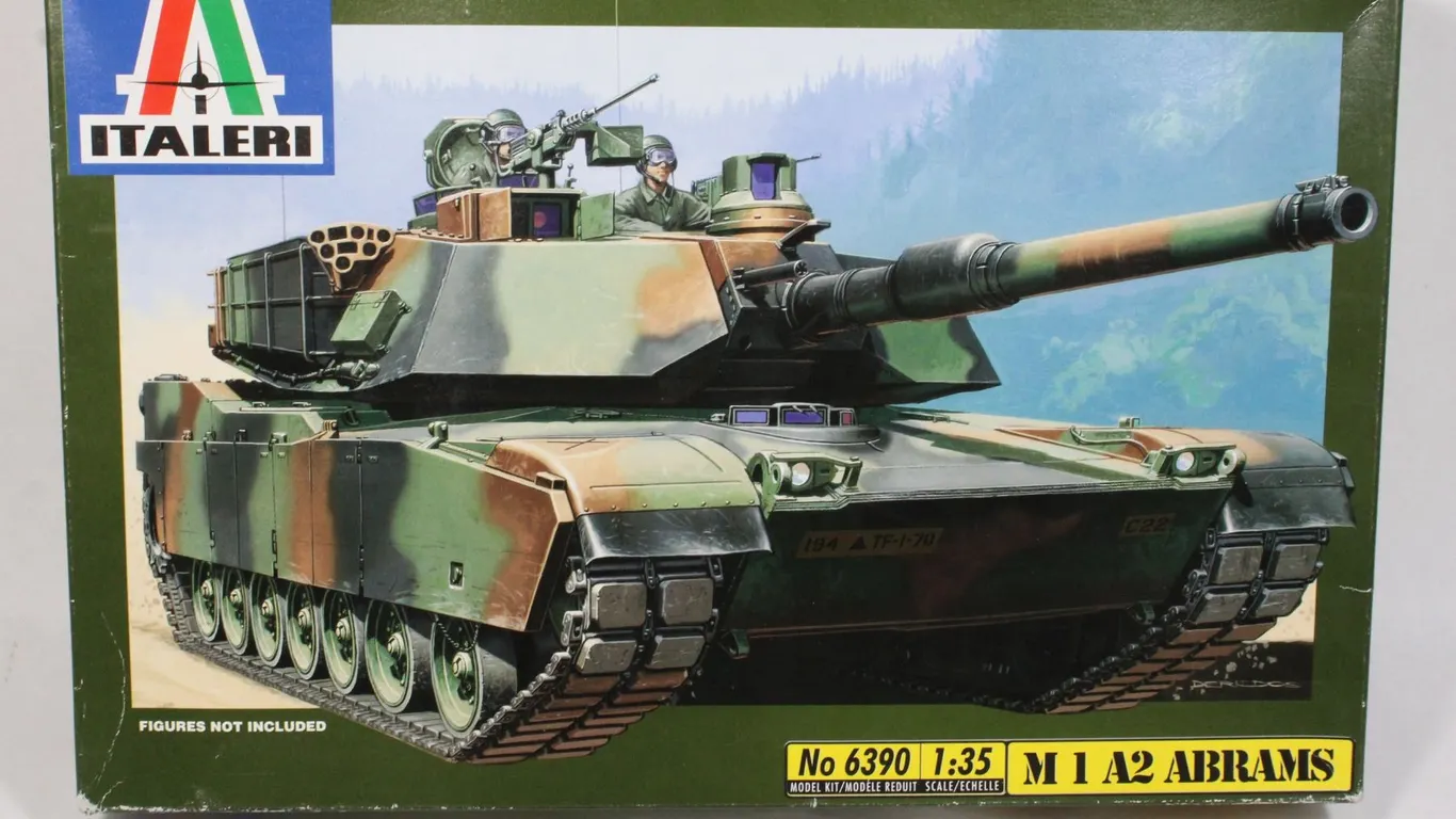 M 1 A2 ABRAMS MODEL KIT 1/35 SCALE