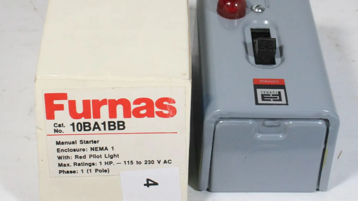 FURNAS MANUAL STARTER SWITCH WITH LIGHT, NEW