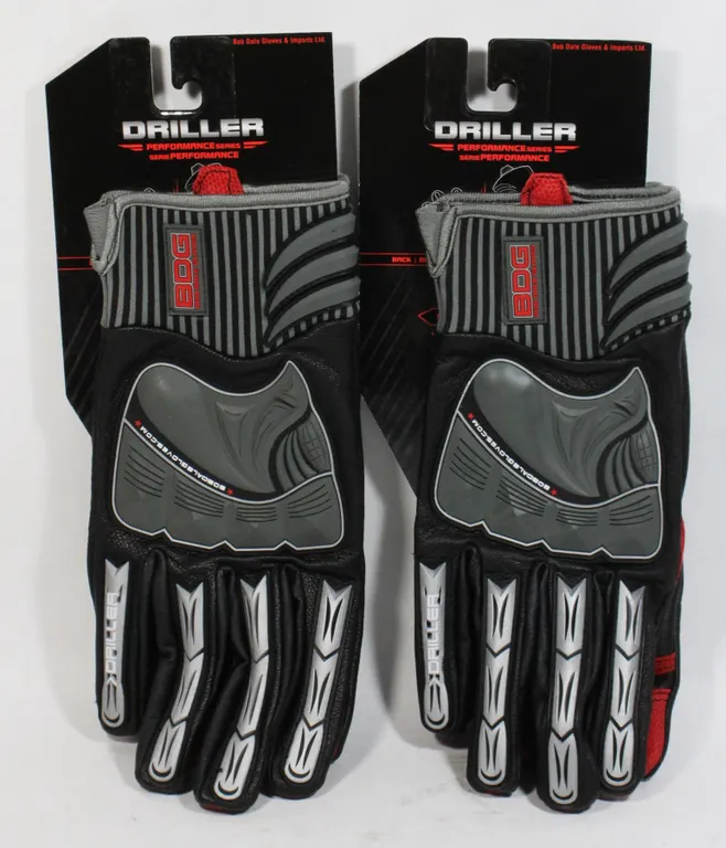 2 NEW PAIRS OF BDG PERFORMANCE SERIES GLOVES XL