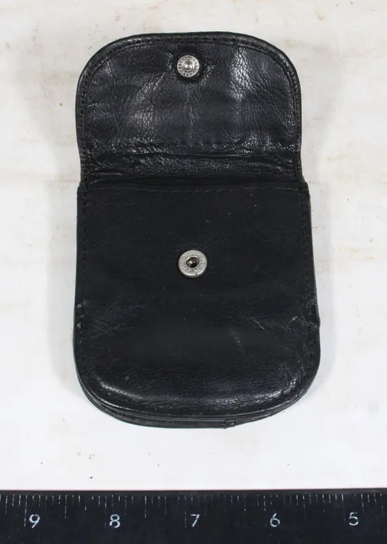 WALLET WITH BUTTONS AND POUCH