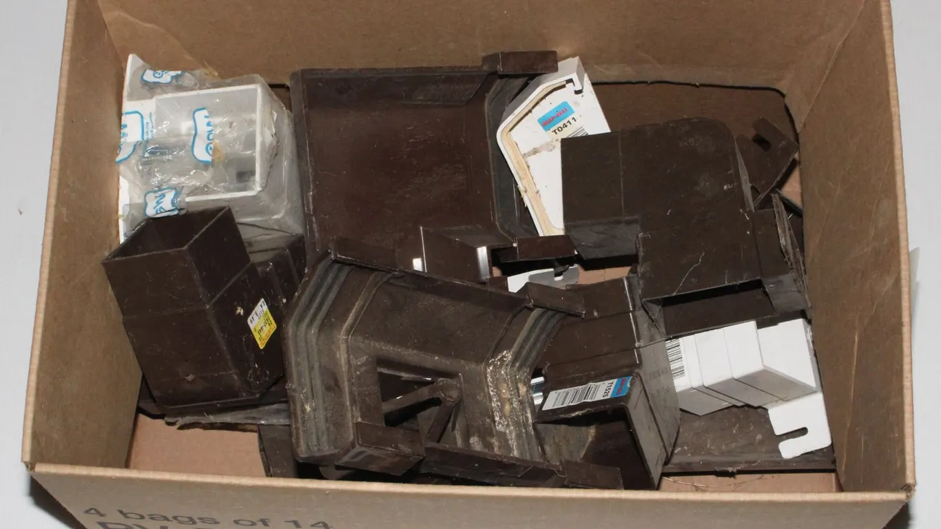 BOX OF ASSORTED GUTTER PIECES