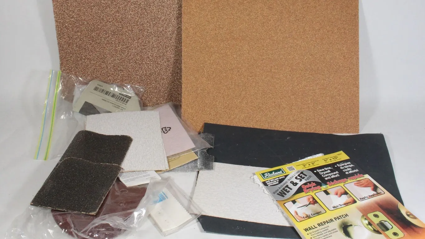 LOT OF SANDPAPER/DRYWALL PAPER & MORE!