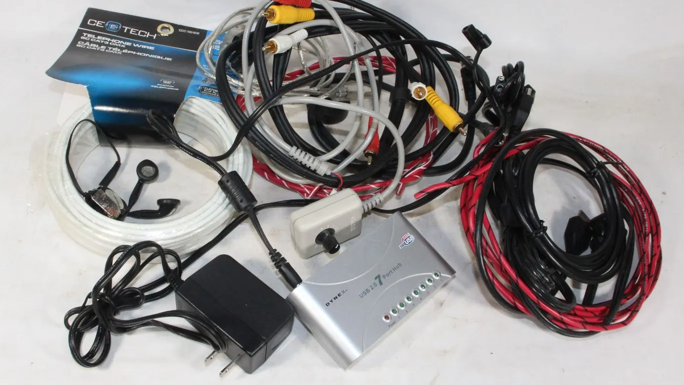 LOT OF RANDOM CORDS