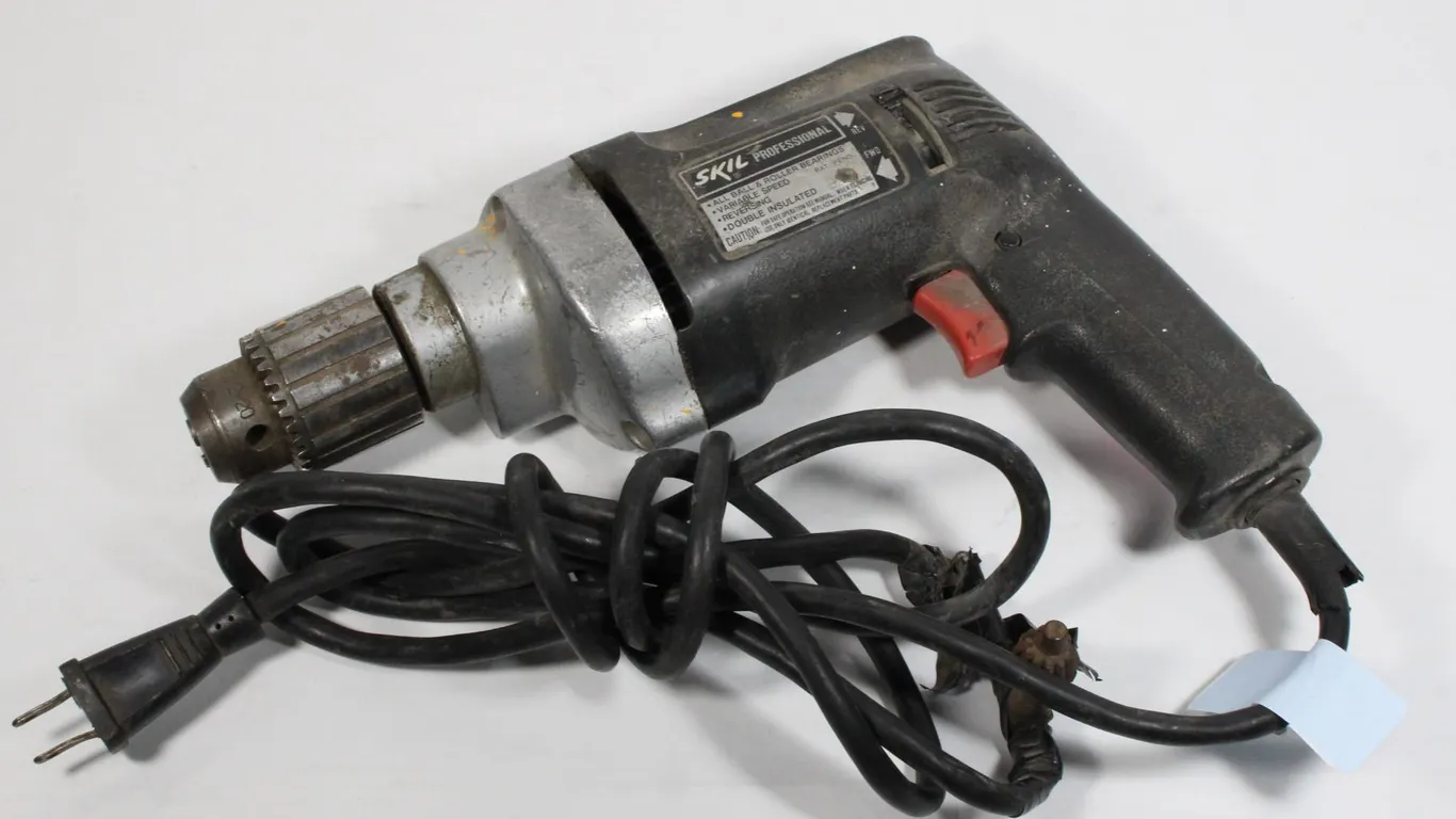 SKIL CORDED DRILL