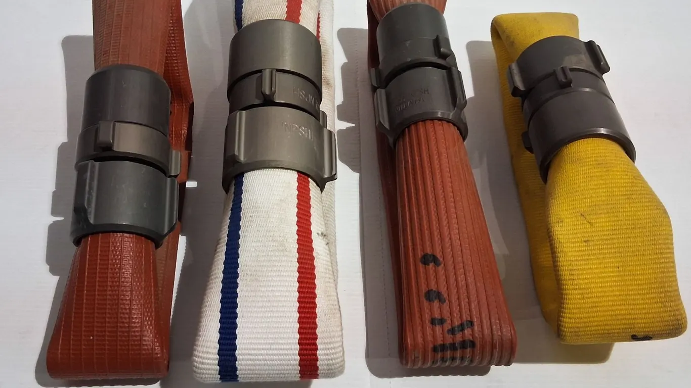 LOT OF SHORT FIRE HOSES