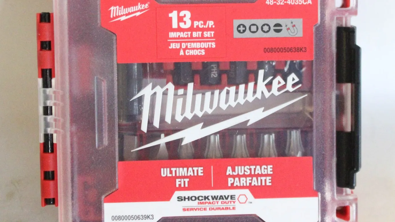 MILWAUKEE 13 PIECE IMPACT BIT SET