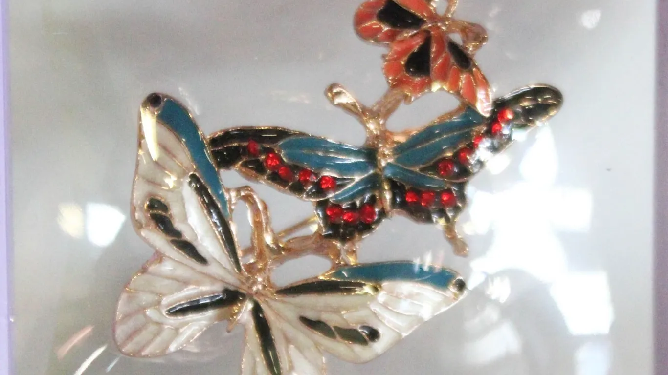 NEW TRIPLE BUTTERFLY ENAMEL FILLED