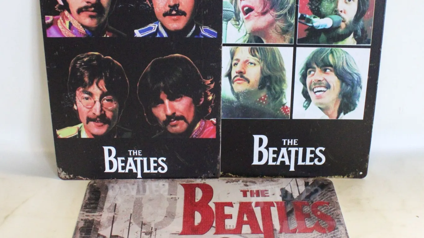 THE BEATLES 3 VINTAGE STYLE METAL