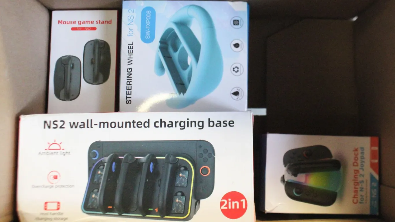 5 NEW NS2 ACCESSORY LOT: CHARGING BASE,