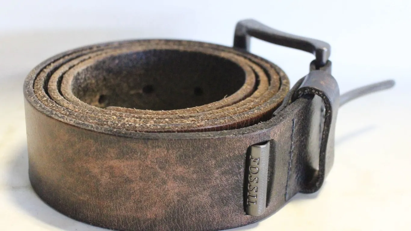 FOSSIL MEN'S GENUINE LEATHER BELT