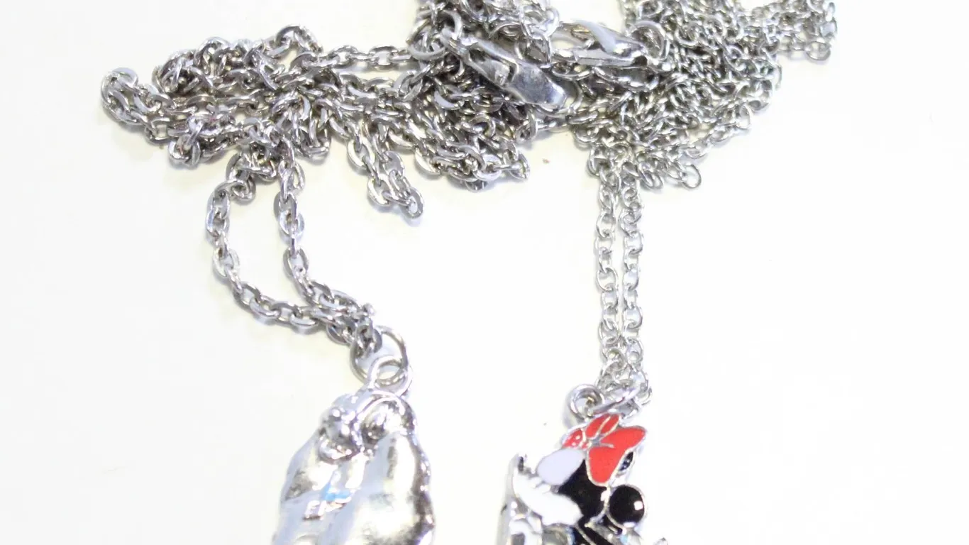 DISNEY MINNIE MOUSE & LADY SILVER