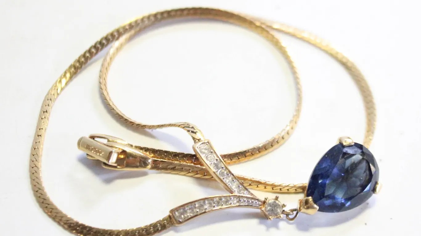 WOMEN'S GOLD TONE HERRINGBONE