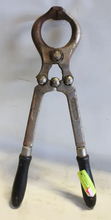 VINTAGE FORGED STEEL BULL CASTRATION
