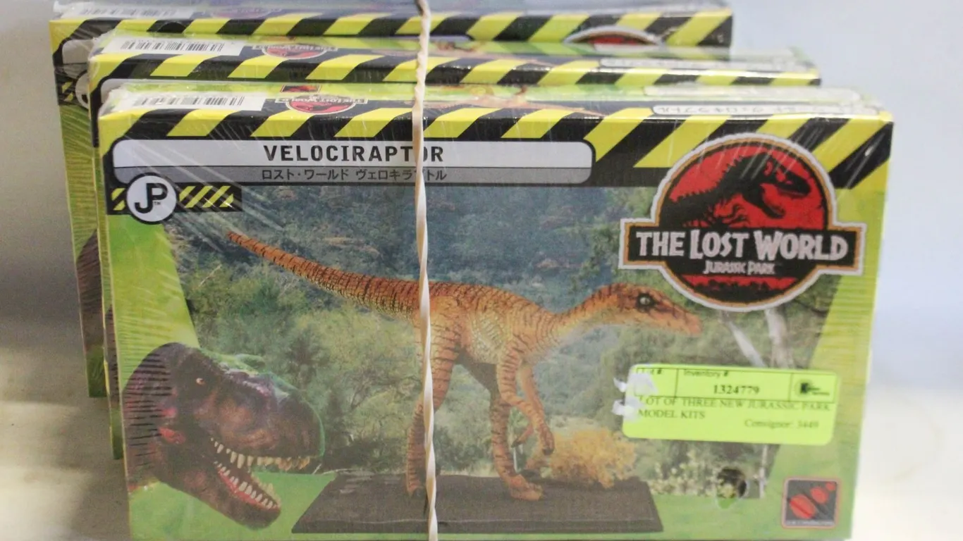 LOT OF THREE NEW JURASSIC PARK MODEL KITS